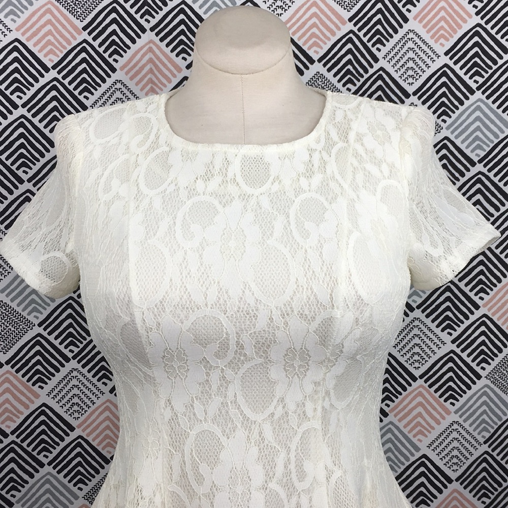 LEXI DREW: Lace Dress - Picture 2 of 8